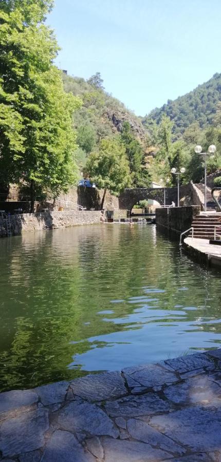 Casa Em Xisto Na Serra Da Lousa, Gondramaz المظهر الخارجي الصورة